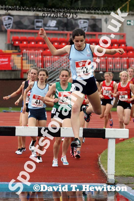 Inter girls 1500 metres steeplechase, English Schools Track and Field. Photo: David T. Hewitson/Sports for All Pics